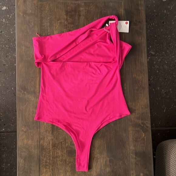 NWT Adreamly Sexy Sleeveless One Shoulder Cut Out Back Bodysuit Large - Picture 3 of 12